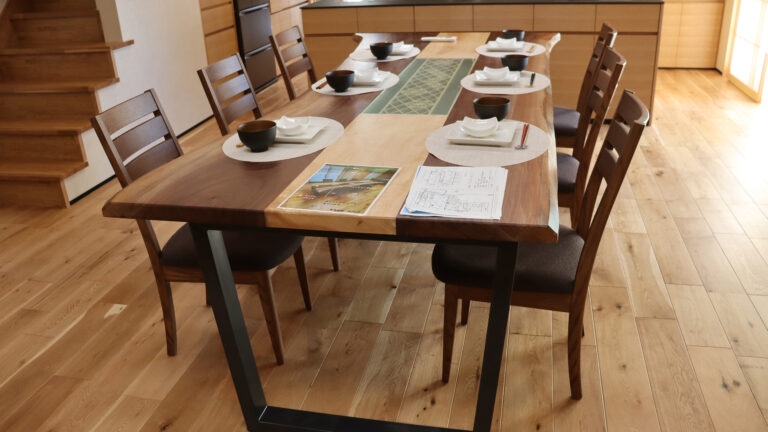 Table004